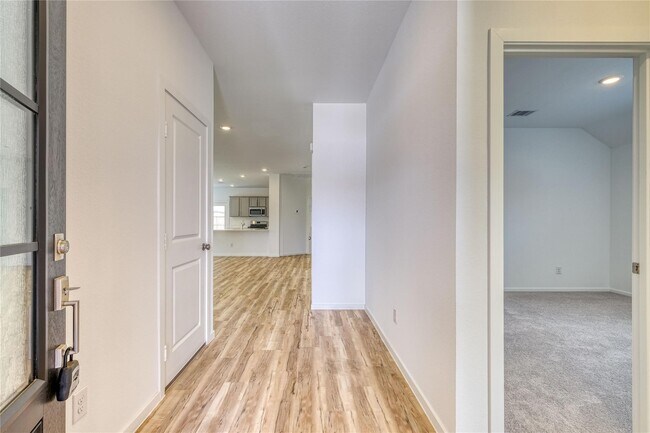 Building Photo - 5310 Still Mdw Ln