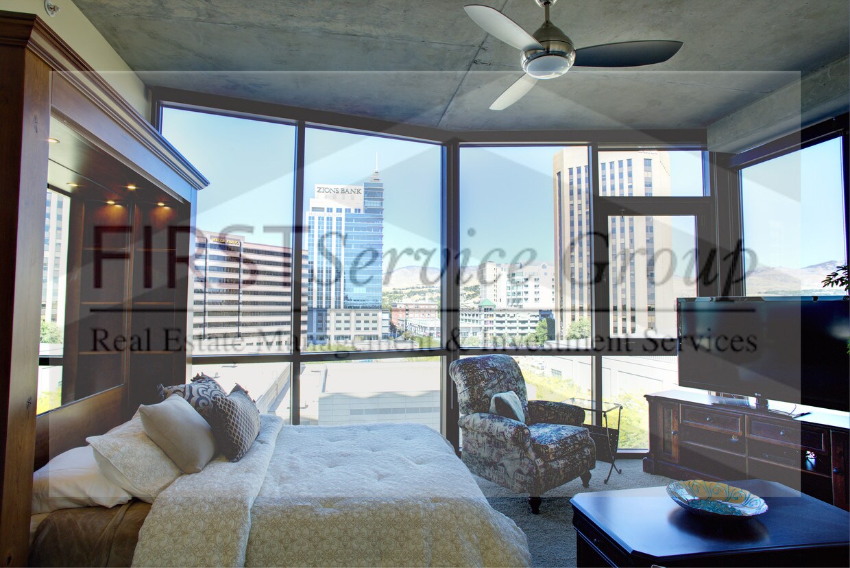 Foto principal - 851 W Front St