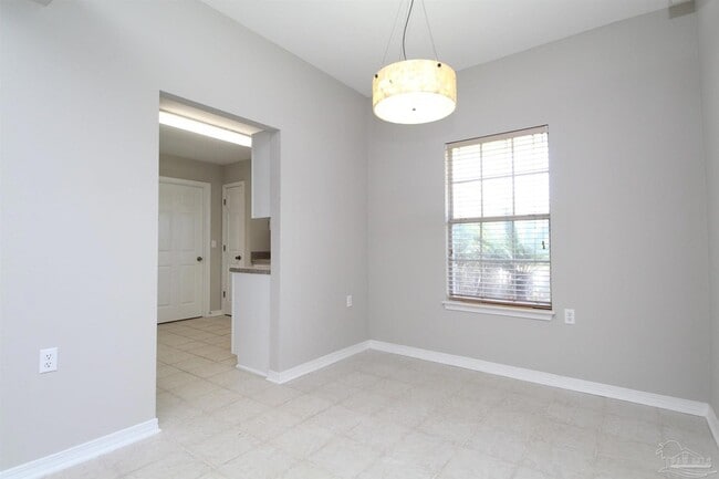 Building Photo - 701 Thornwood Pl