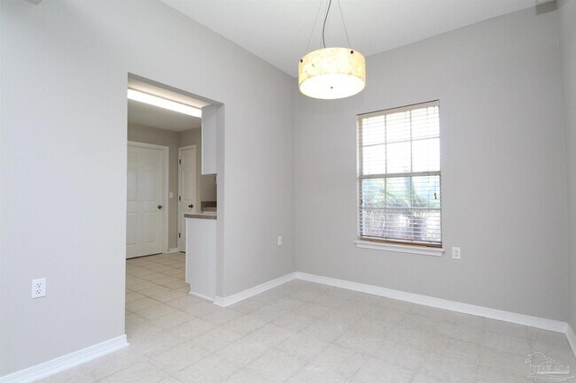 Foto del edificio - 701 Thornwood Pl