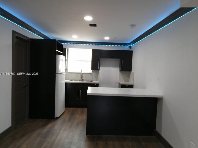 Foto del edificio - 2720 NW 29th St