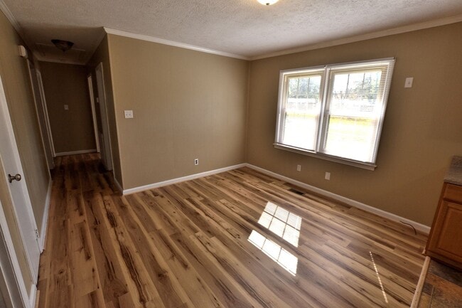 Building Photo - 112 Daniels Ave