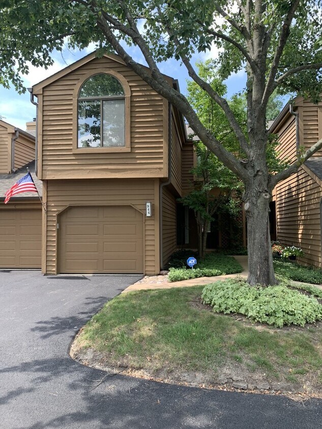 Primary Photo - 946 Shoreline Rd