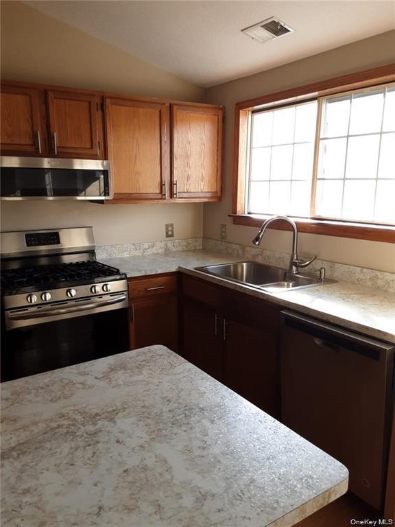 Foto del edificio - 3424 Whispering Hills Dr