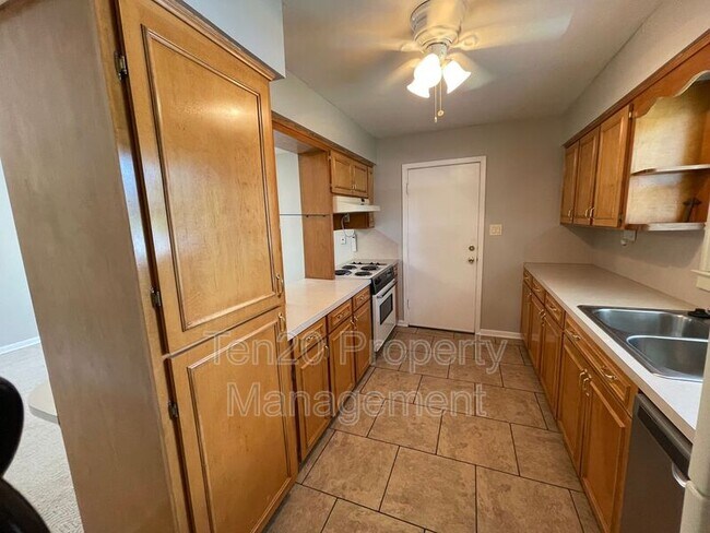 Foto del edificio - 4204 Wilbur Dr
