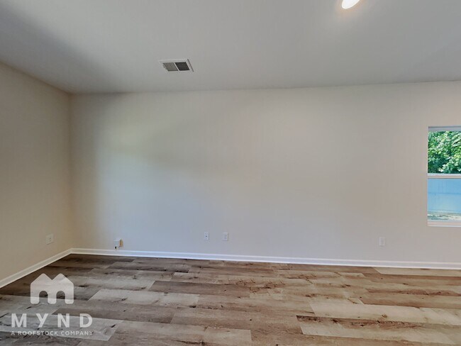 Foto del edificio - 5126 Elizabeth Rd