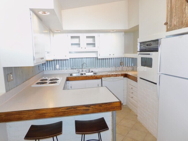 Foto del edificio - 3110 Canterbury St