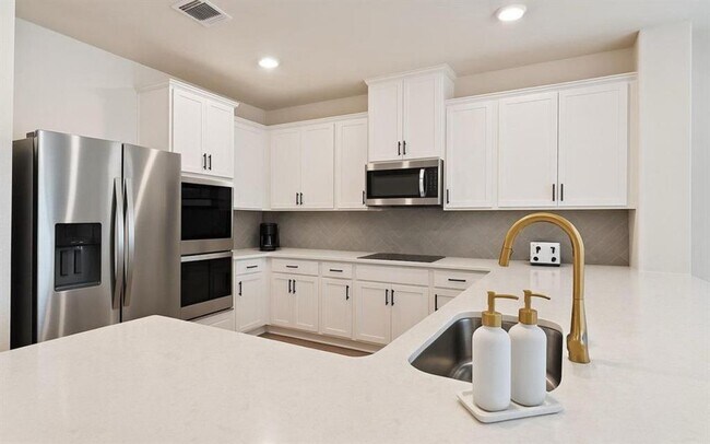 Building Photo - 4805 Cressal Dr
