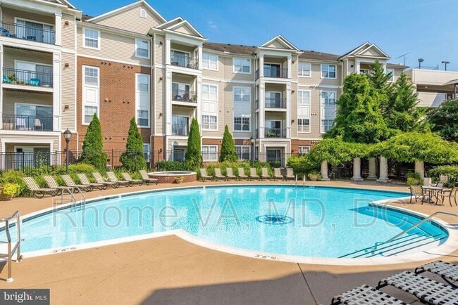 Building Photo - 12905 Centre Park Cir