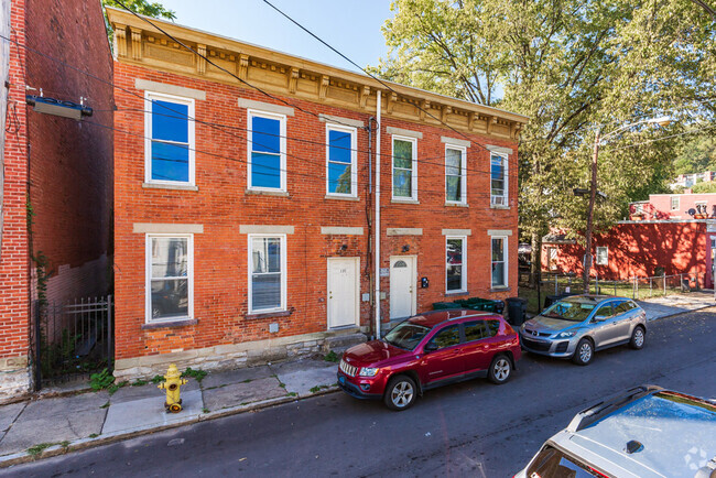 Building Photo - 2131 Staebler St