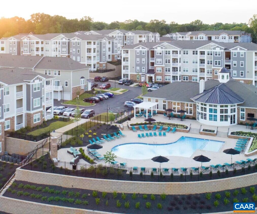 Foto principal - 100 Hurst Ln