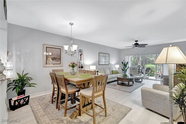 Foto del edificio - 7811 Regal Heron Cir