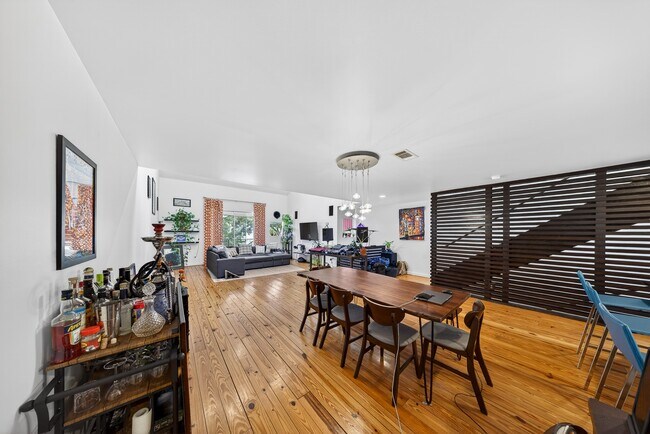Foto del edificio - 2809 Crawford St