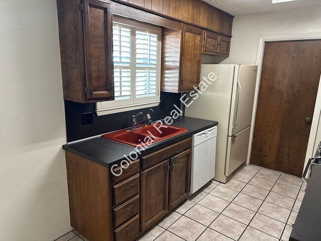 Foto del edificio - Spacious and Unique 2 Bedroom, 2 Bathroom Home with Wet Bar Area!