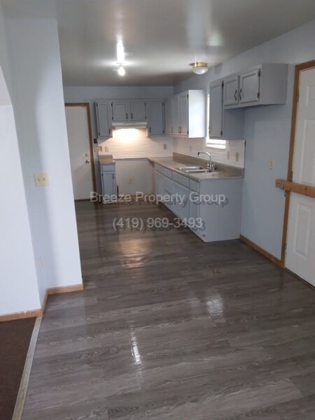 Primary Photo - 908 Ridge Ave