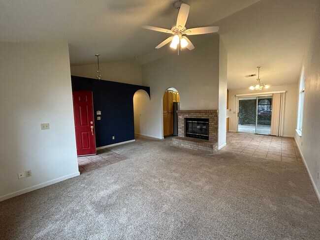 Building Photo - 917 Polo Ct