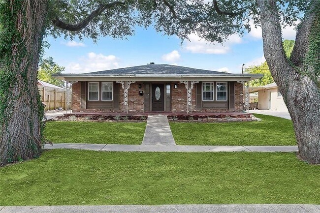 Foto del edificio - 1808 Elise Ave