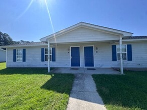 Building Photo - 143 Centipede Ln