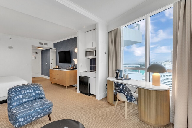 Building Photo - 4401 Collins Ave