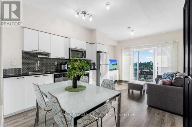 Photo du bâtiment - 2150 Lawrence Ave E