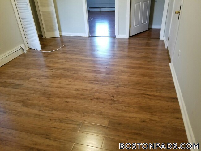 Foto del edificio - 247 Bennington St