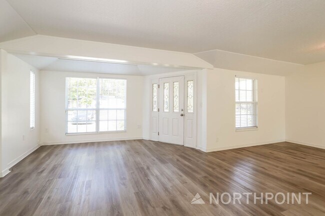 Foto del edificio - 3 BR/1.5BA | Newly Renovated Single Family Home |  Huge backyard|In Jacksonville!
