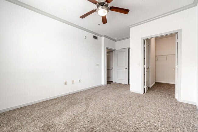 Foto del edificio - Save Big! Up to 8 Weeks Free & No Fees!