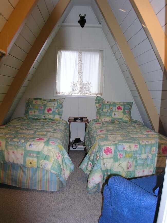 Foto del edificio - 452 Peninsula Dr