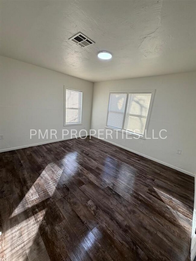 Foto del edificio - 2 Bedroom /1 Bathroom- House