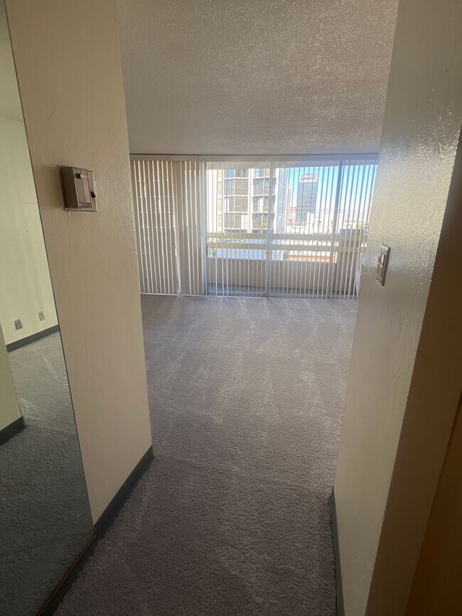 Foto del edificio - Downtown Reno studio available Arlington Towers
