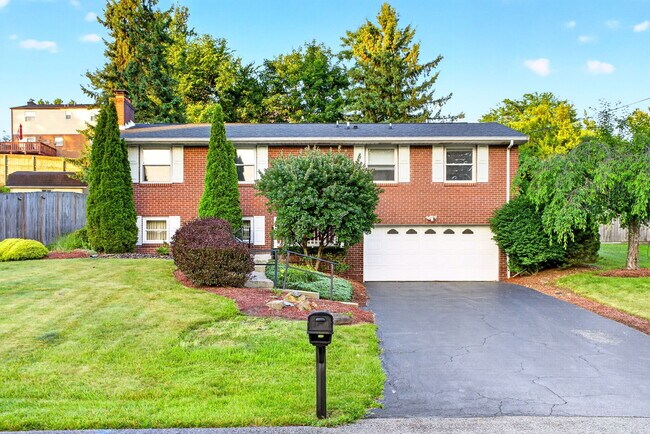 Foto del edificio - 436 Sharon Rd