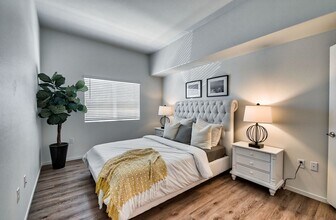 Interior Photo - Mariners Landing
