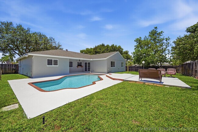 Building Photo - 11991 SW 51st Ct