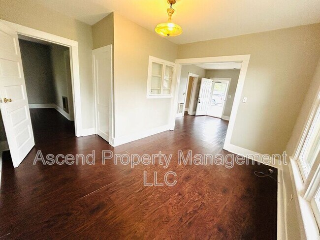 Photo - 2001 Portland St House