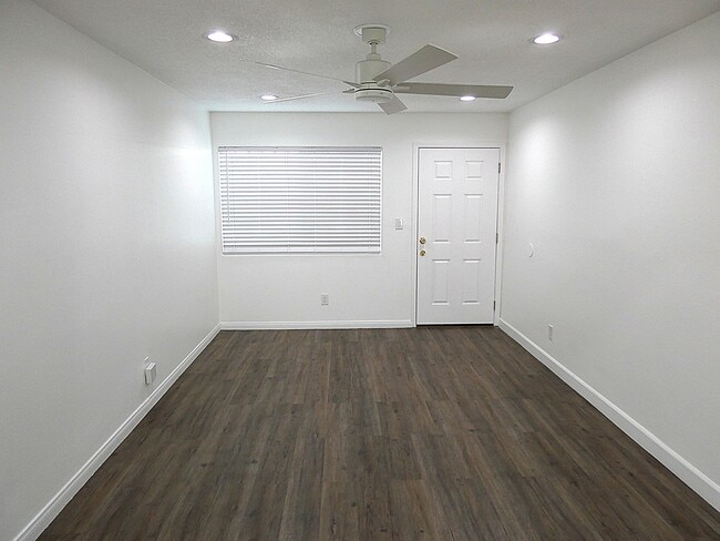 Building Photo - 720 Bartlett St