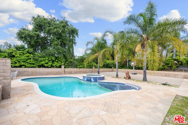 Building Photo - 22601 Dardenne St