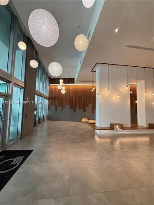 Foto del edificio - 350 S Miami Ave