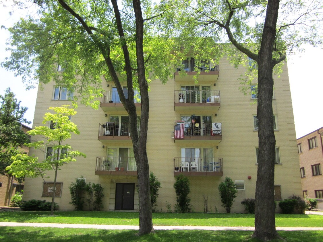 1433 Ashland Ave Unit 102, Des Plaines, IL 60016 Apartment for Rent