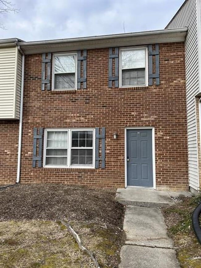 Building Photo - 312 Broce Dr