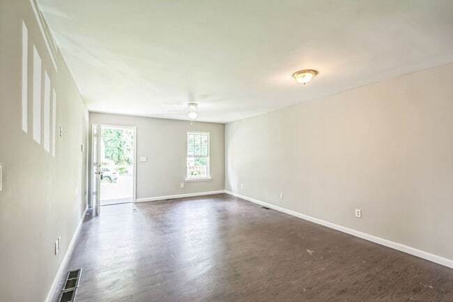 Building Photo - 2045 Baker Rd NW