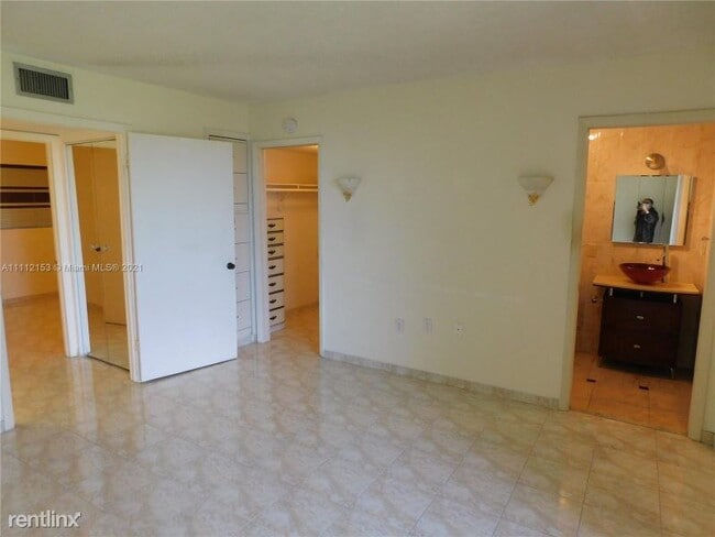 Building Photo - 8065 SW 107th Ave
