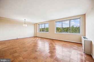 Building Photo - 10201 Grosvenor Pl