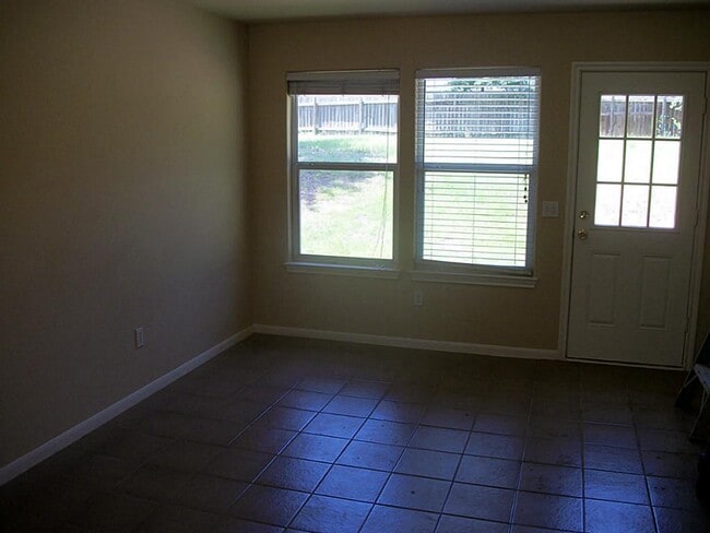 Building Photo - 174 E Sunset Dr