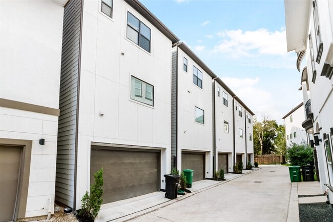 Building Photo - 211 Milby St