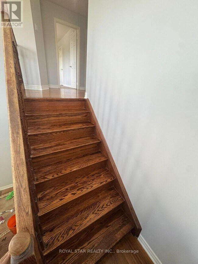 Photo du bâtiment - 300 Wrigglesworth Crescent