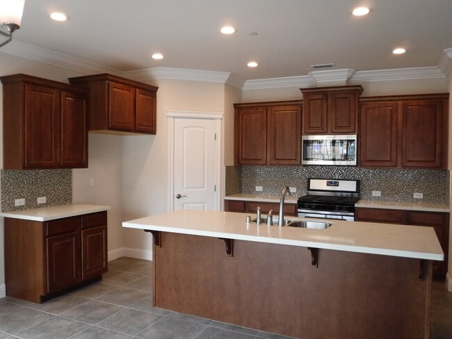 Building Photo - Beautiful Home In Highland Park
