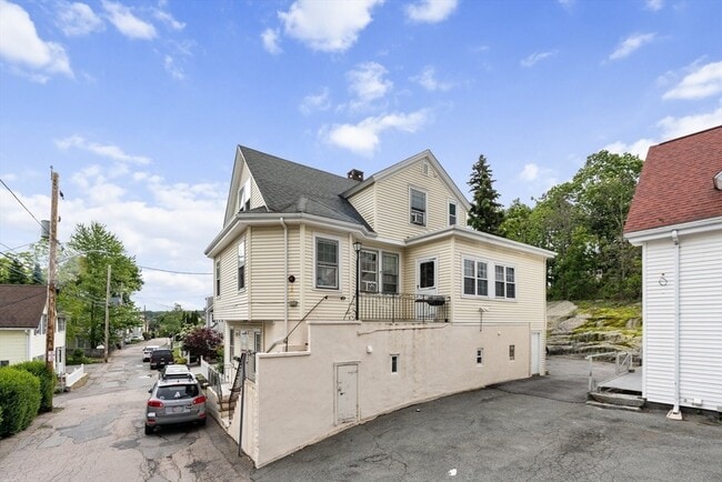Building Photo - 48 Town Hill St