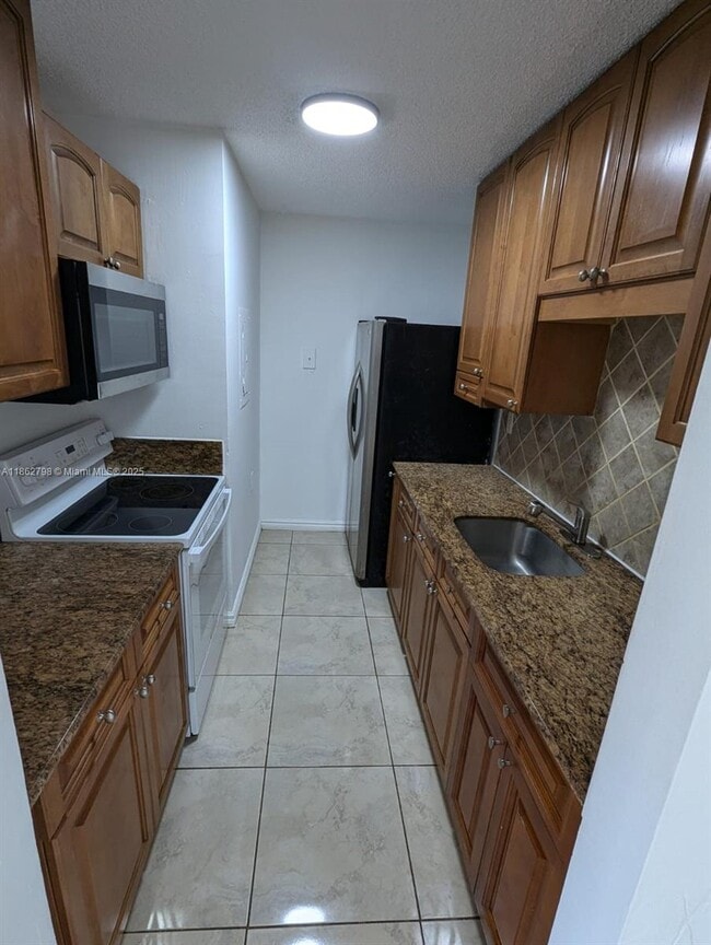 Foto del edificio - 1162 Lake Terry Dr