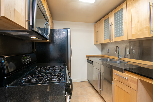 Foto del edificio - Marvelous 2 Bed Condo in Alexandria Virginia!