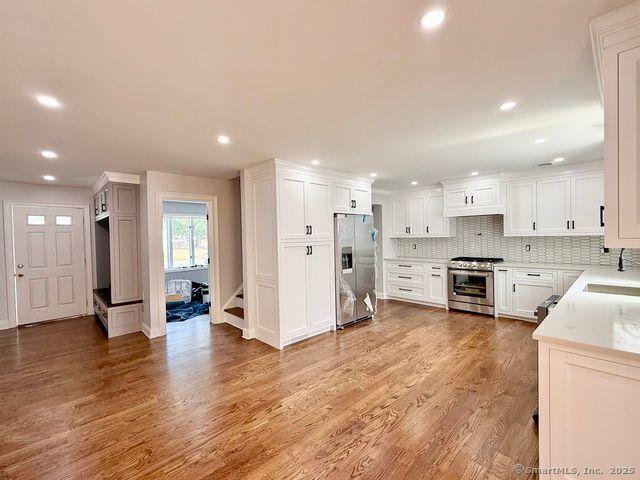Primary Photo - 40 E Pasadena Pl
